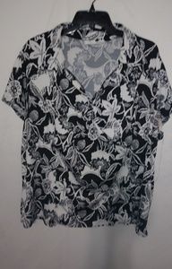 Cato 22/24W Short Sleeved Floral Collared Top Plus in Black & White